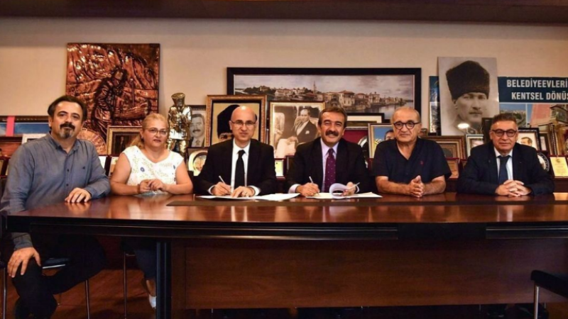 Adana'da Kültür Rüzgarı: 100. Yıl Kültür Merkezi Açılıyor!