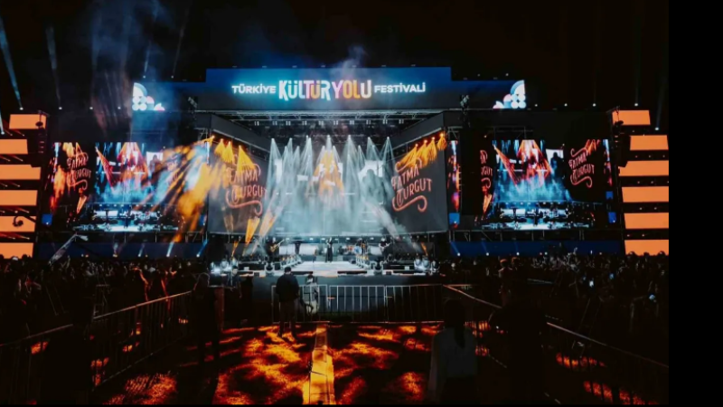 Kültür Yolu Festivali: Portakal Çiçeği Karnavalı Rekor Katılımla Başladı