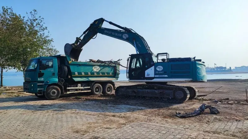 Yılların Sorunu Çözülüyor: Amerikan Adası’nda Yıkım İkinci Gününde